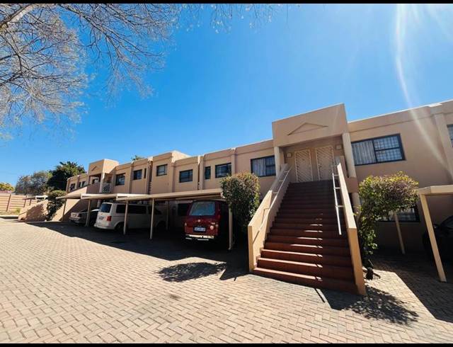 2 BEDROOM APARTMENT FOR SALE IN BRAMLEY VIEW